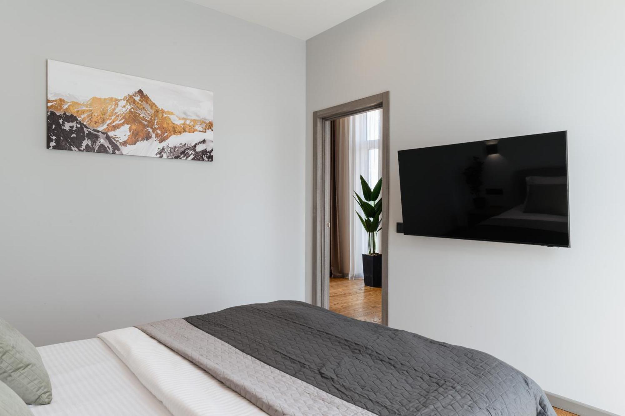 Luxury Apartments Smart House Ujgorod Dış mekan fotoğraf