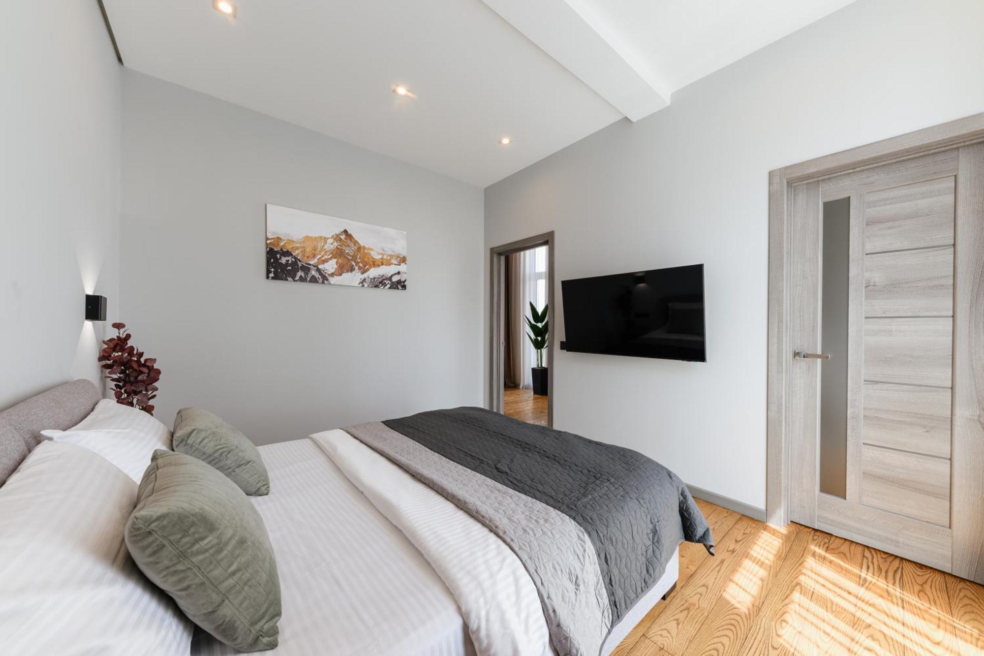 Luxury Apartments Smart House Ujgorod Dış mekan fotoğraf